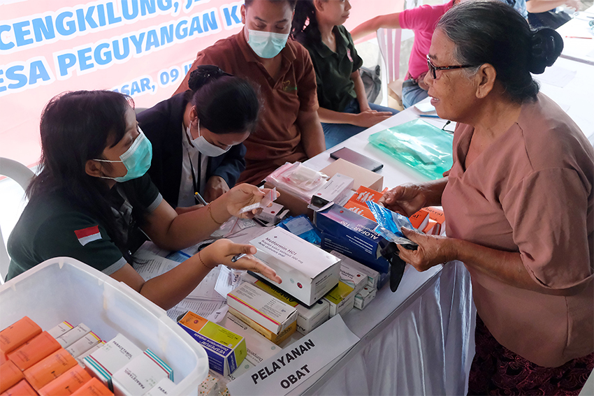 Program Kesehatan Gratis, di Banjar Cengkilung, Denpasar, Bali, Rabu (9/7). [astakom/str-Putu Yuka]