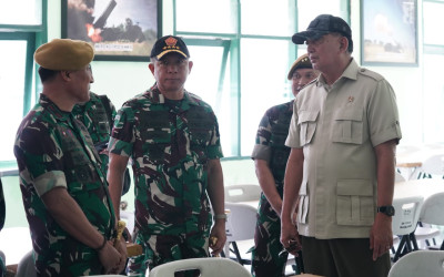 Berkunjung ke Pusdik Armed dan Bekang, Panglima TNI dan Menhan Mantapkan Dukungan Program Pemerintah
