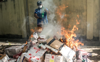 Bea Cukai Aceh Musnahkan 248 Ribu Rokok Ilegal