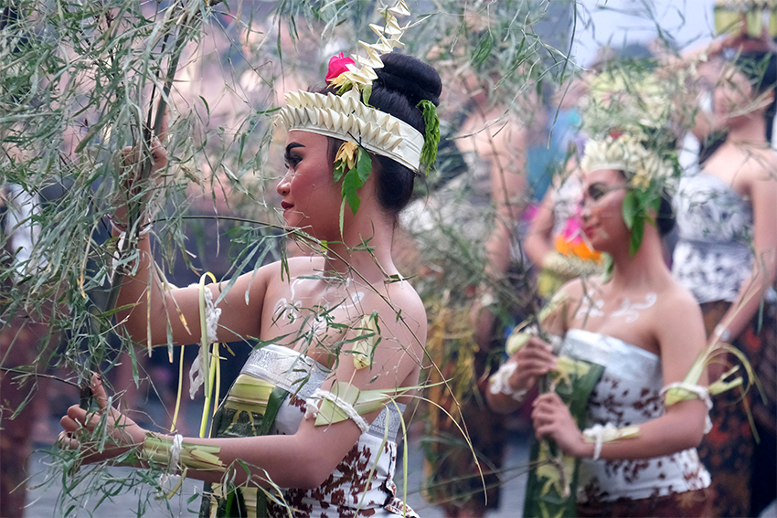 Pawai budaya di Puri Agung Peliatan, Ubud, Bali, Kamis (17/7). [astakom/str-Putu Yuka]