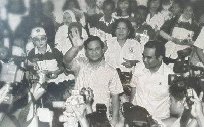 Ahmad Muzani Posting Foto Lawas Bersama Presiden Prabowo di Instagram