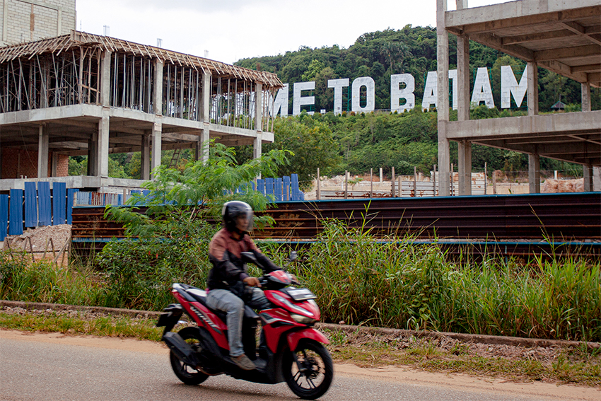 Ikon "Welcome to Batam" di Bukit Clara, Batam, Kepri, Senin (28/7).[astakom/str-Andaru AK]