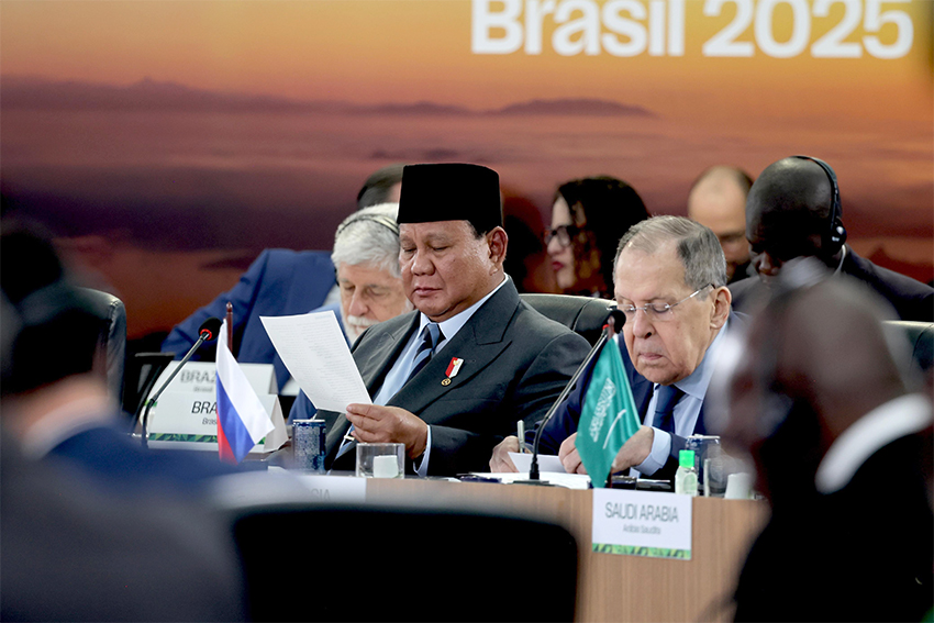 Presiden Prabowo menghadiri sesi pleno KTT BRICS, di Rio de Janeiro, Brasil, Minggu (6/7). [Tim Media Presiden]