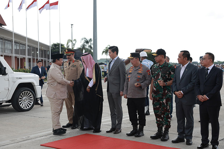 Presiden Prabowo bertolak ke Arab Saudi, dari Pangkalan Udara Halim Perdanakusuma, Jakarta, Selasa (1/7). [Tim Media Presiden]