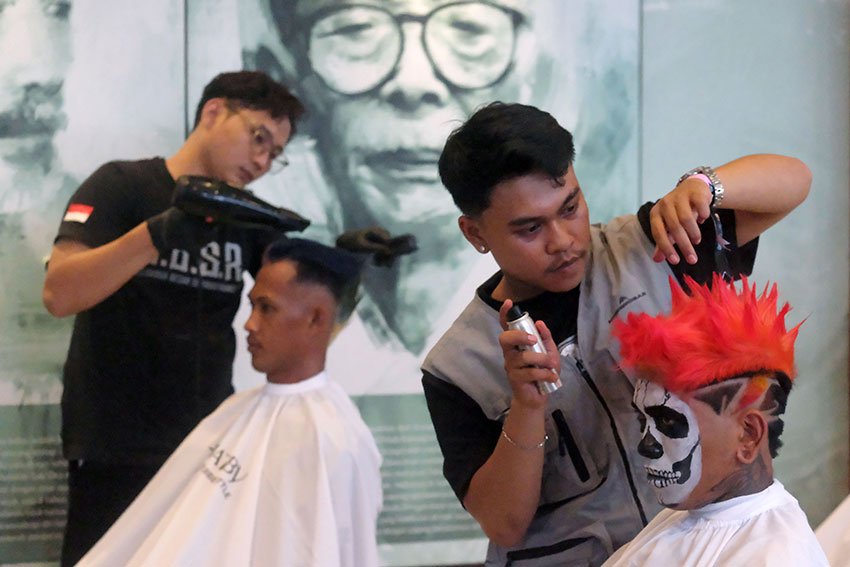 Kontes gaya rambut di Bali Barber Expo 2025, di Denpasar, Bali, Sabtu (5/7). [astakom/str-Putu Yuka]