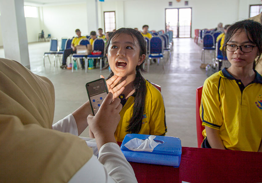 Layanan Cek Kesehatan Gratis (CKG), di Sekolah Kaliban, Batam, Kepulauan Riau, Rabu (30/7). [astakom/str-Andaru AK]