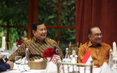 Persaudaraan Serumpun dalam Balutan Batik: Prabowo dan Anwar Ibrahim Dinner di Kartanegara