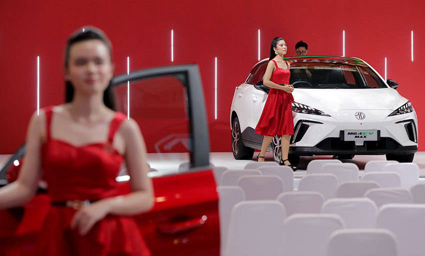Suasana pameran automotif GIIAS 2025, di ICE BSD, Serpong, Tangerang, Banten, Kamis (24/7). [astakom/M Syauqi Amrullah]