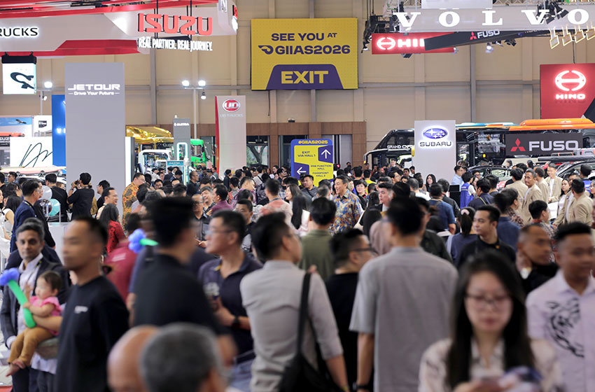 Suasana pameran automotif GIIAS 2025, di ICE BSD, Serpong, Tangerang, Banten, Kamis (24/7). [astakom/M Syauqi Amrullah]