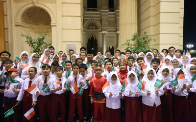 Momen Prabowo Sapa Anak-Anak Indonesia di Jeddah, Titip Pesan: Belajar yang Baik