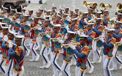 Inilah Pasukan TNI Polri di Bastille Day Prancis Buat Prabowo Hormat, Macron Tepuk Tangan