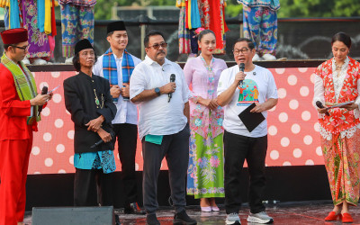 Festival Jakarta Dalam Warna 2025 Sukses Gaet Ribuan Warga, Catat Rekor MURI