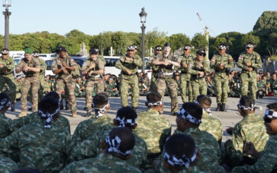 Tari Pacu Jalur Warnai Persahabatan Prajurit Indonesia-Prancis Jelang Bastille Day 2025