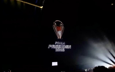 Spektakuler! 1.400 Drone Tutup Piala Presiden di Bandung