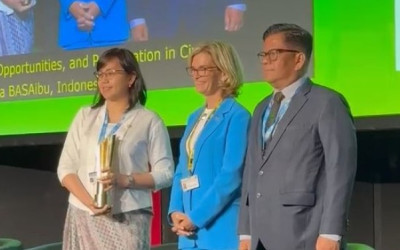 Buktikan Bahasa Daerah Tangguh di Era Digital, BASAibu Menang di WSIS 2025