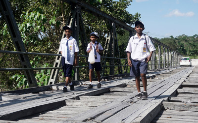 Jembatan Kayu Neobunu Peninggalan Zaman Belanda
