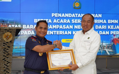 Hibahkan Lima Kapal Hasil Tangkapan ke Nelayan, KKP: Demi Kemanfaatan Ekonomi