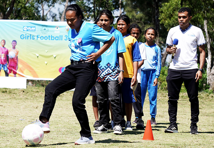 Peluncuran program Girls Football 3.0, di So’e, Kabupaten Timor Tengah Selatan, NTT, Kamis (24/7). [astakom/str-Axel Olivier