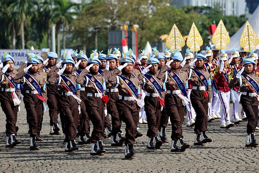 Atraksi Polri saat upacara HUT ke-79 Bhayangkara, di kawasan Monumen Nasional (Monas), Jakarta, Selasa (1/7). [astakom/M Maulana Putra Nugraha]