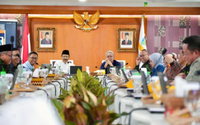 Mensos Gelar Rapat Evaluasi Sekolah Rakyat hingga Larut Malam, Begini Hasilnya