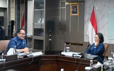 Sri Mulyani Bahas Tata Kelola Kopdes Merah Putih Bareng Wamen BUMN