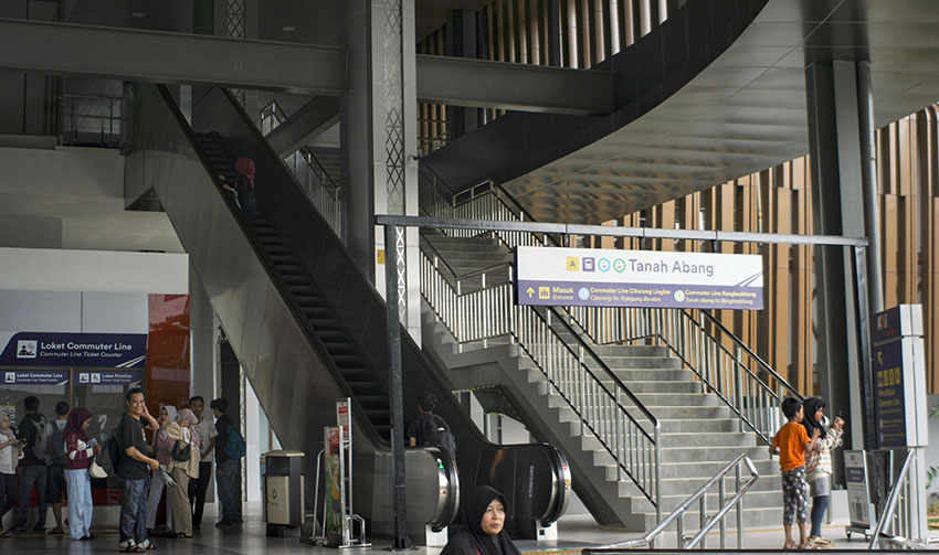 Pengoperasian bangunan baru Stasiun Tanah Abang, Jakarta, Minggu (6/7). [astkom/M Maulana Nugraha Putra]