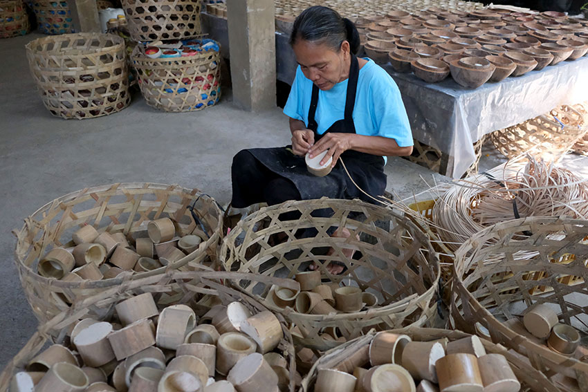 Produk UMKM perawatan tubuh dan aromaterapi khas Bali yang dibuat secara tradisional, di Gianyar, Bali, Kamis (24/7). [astakom/str-Putu Yuka]