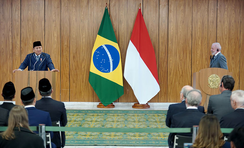 Presiden Prabowo dan Presiden Luiz Inácio Lula da Silva mengadakan Joint Press Statement, di Istana Palácio do Planalto, Brasília, Rabu (9/7). [Tim Media Presiden]