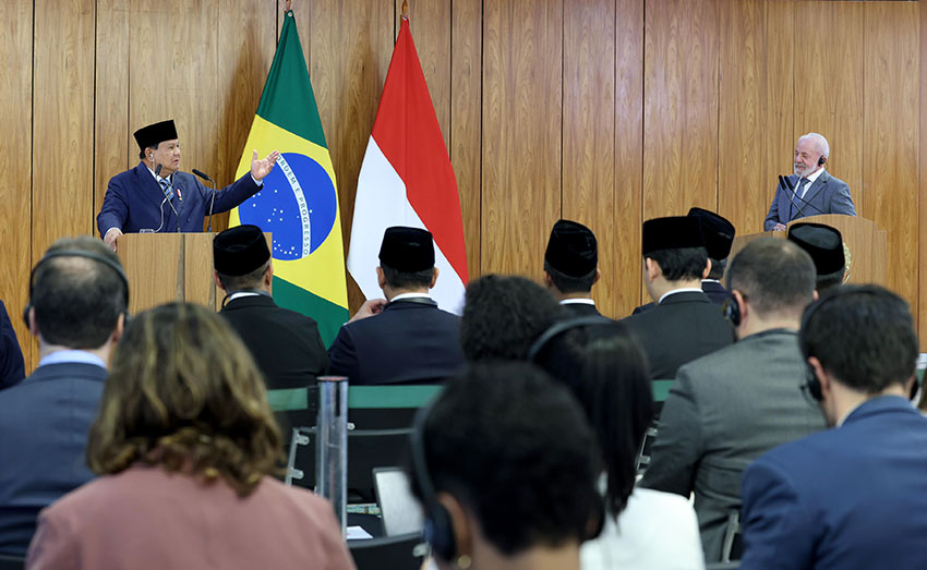 Presiden Prabowo dan Presiden Luiz Inácio Lula da Silva mengadakan Joint Press Statement, di Istana Palácio do Planalto, Brasília, Rabu (9/7). [Tim Media Presiden]