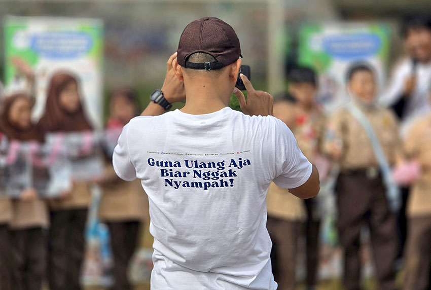 Komunitas GUA melakukan edukasi tata Kelola sampah kepada 350 pelajar, di Rempoa, Tangsel, Banten, Selas (15/7). [astkom/Komunitas GUA]