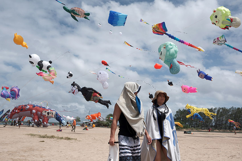 Festival Layangan Internasional, di Pantai Mertasari, Sanur, Denpasar, Bali, Kamis (31/7). [astakom/str-Putu Yuka]