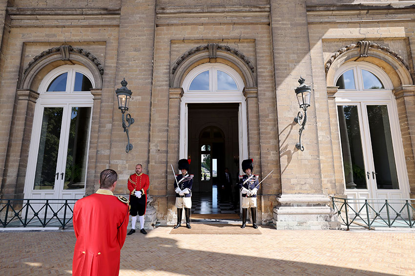 Presiden Prabowo bertemu Raja Belgia Philippe Léopold Louis Marie, di Istana Laeken, Brussel, Belgia, Minggu (13/7). [Tim Media Presiden]
