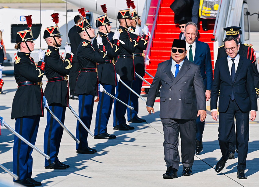 Presiden Prabowo tiba di Paris, Prancis, Minggu (13/7). [Tim Media Presiden]