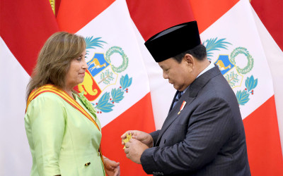 Presiden Prabowo Anugerahkan Bintang Adipurna kepada Presiden Peru