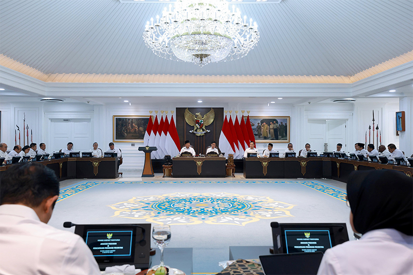 Presiden Prabowo memimpin Sidang Kabinet Paripurna ke-8, di Istana 
Kepresidenan, Jakarta, 
Rabu (6/8). [Tim Media 
Presiden]