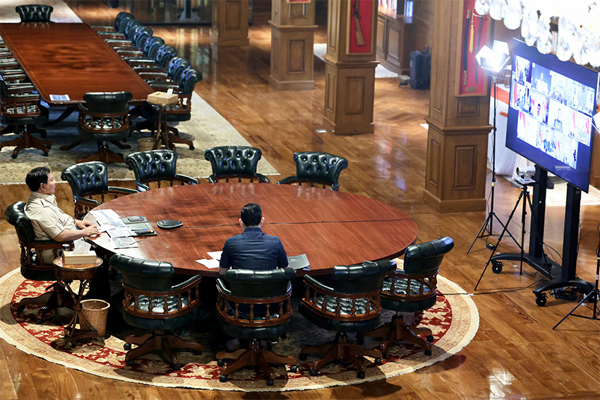 Presiden Prabowo Subianto memimpin Ratas di kediaman pribadi Presiden, Bukit Hambalang, Kabupaten Bogor, Jawa Barat, Jumat (1/8).[astakom/Tim Media Presiden]