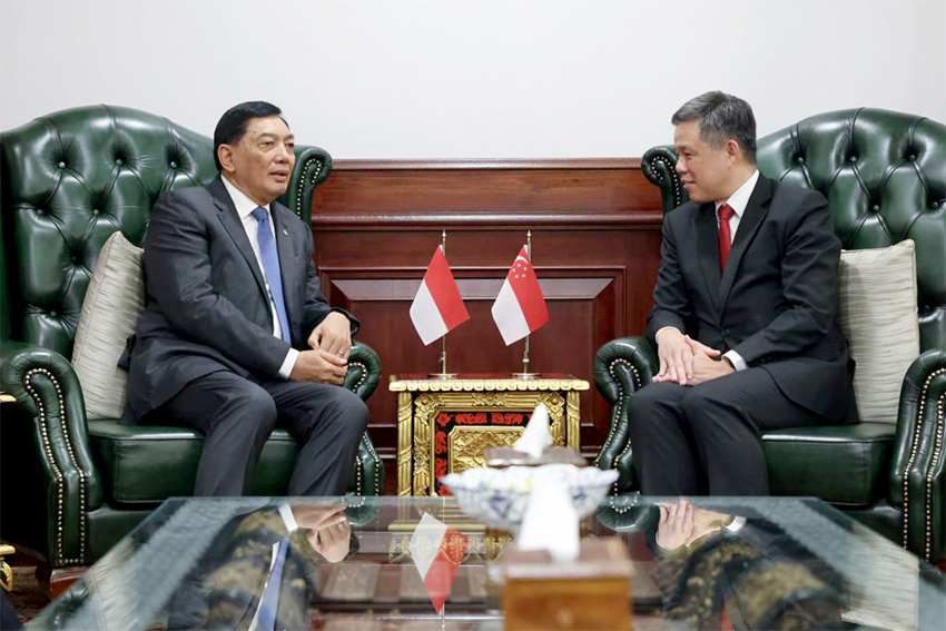 Menhan Sjafrie Sjamsoeddin menerima kunjungan Menhan Singapura H.E. Mr. Chan Chun Sing, di Jakarta, Selasa (5/8).[astakom/Kemhan]