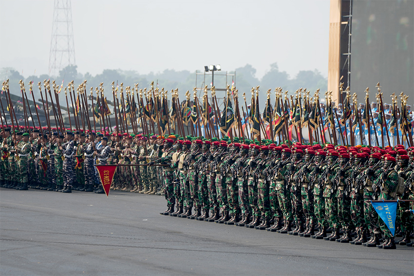 Panglima TNI Jendral Agus Subiyanto meninjau gladi upacara, di Pusdiklatpassus Kopassus, Batujajar, Bandung, Jawa Barat, Selasa (5/8).[astakom/Puspen TNI]