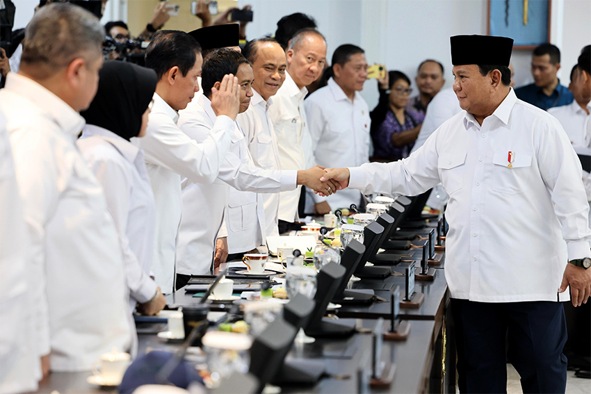 Presiden Prabowo memimpin Sidang Kabinet Paripurna ke-8, di Istana 
Kepresidenan, Jakarta, 
Rabu (6/8). [Tim Media 
Presiden]