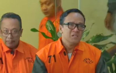 BREAKING NEWS : Muncul dengan Rompi Oranye KPK, Immanuel Ebenezer Menangis Ditetapkan Tersangka