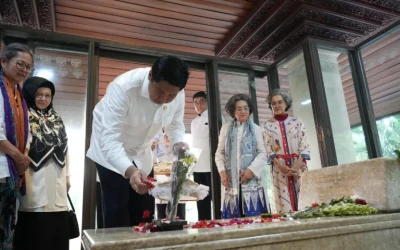 Peringati Hari Perumahan Nasional 2025, Menteri PKP Ziarah ke Makam Bapak Perumahan Indonesia