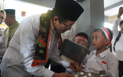 Menag Tinjau Program MBG di Madrasah: Investasi Masa Depan Bangsa