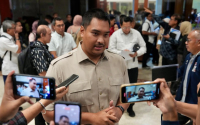 Menpora Minta Pemuda Sampaikan Aspirasi Tanpa Anarkisme