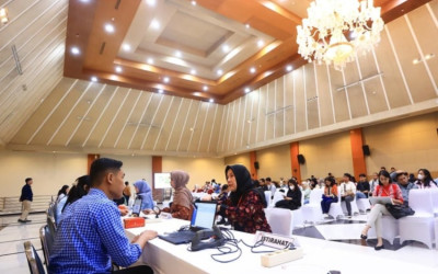 Antusiasme Pecah! Warga dari Berbagai Daerah Rela Antre untuk Ikut Upacara 17 Agustus di Istana