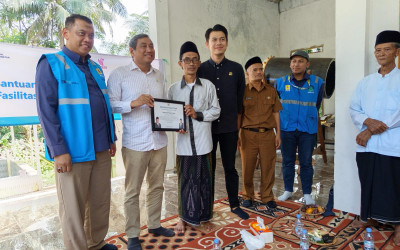 Viral di Kuningan! Anak Buah Prabowo Bareng PLN Salurkan Listrik Gratis untuk Warga