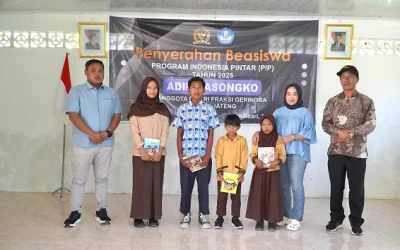 Anak Buah Prabowo Salurkan Beasiswa PIP untuk Pelajar di Boyolali