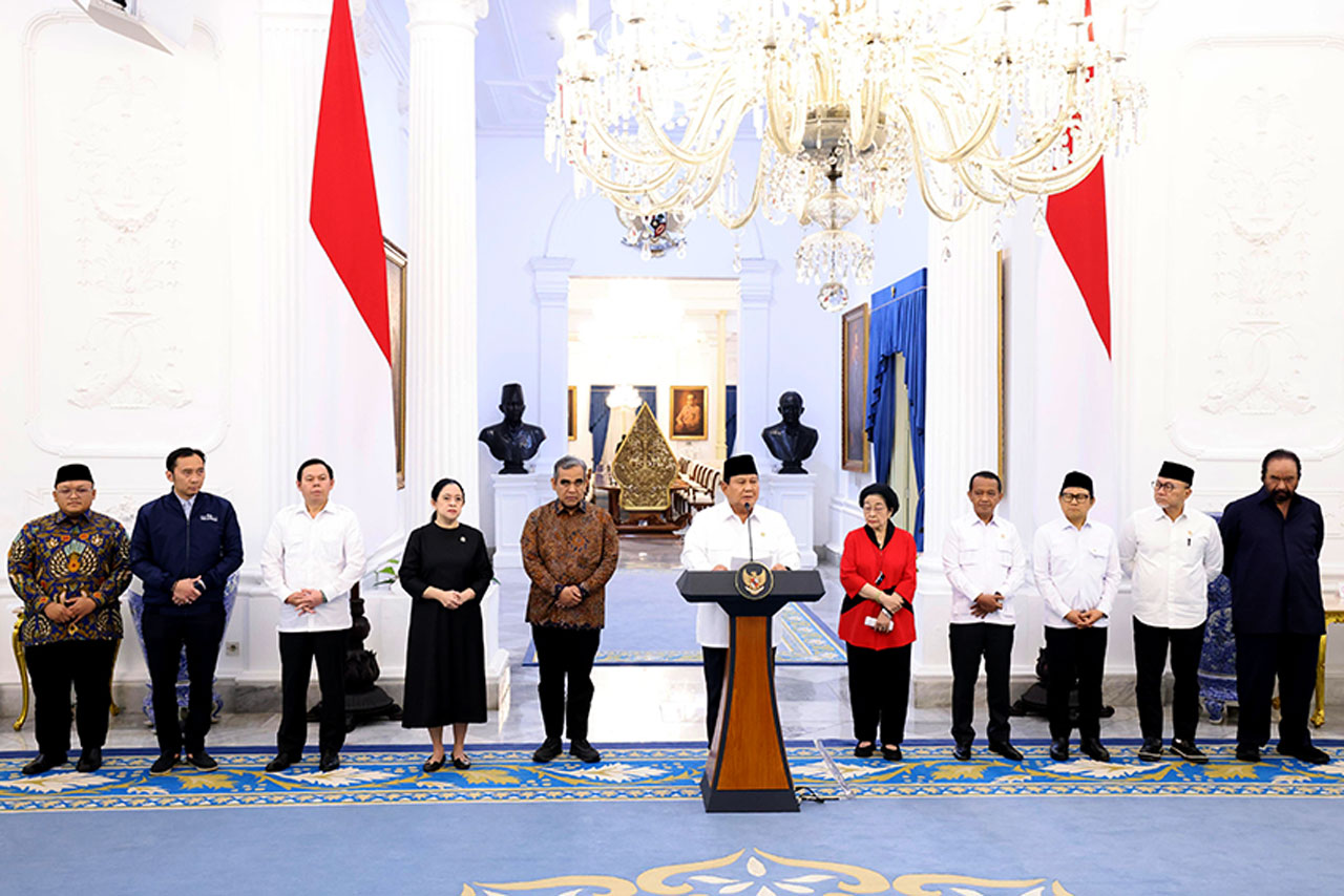 Presiden Prabowo melakukan konferensi pers bersama pimpinan parpol. [Tim Media Presiden]