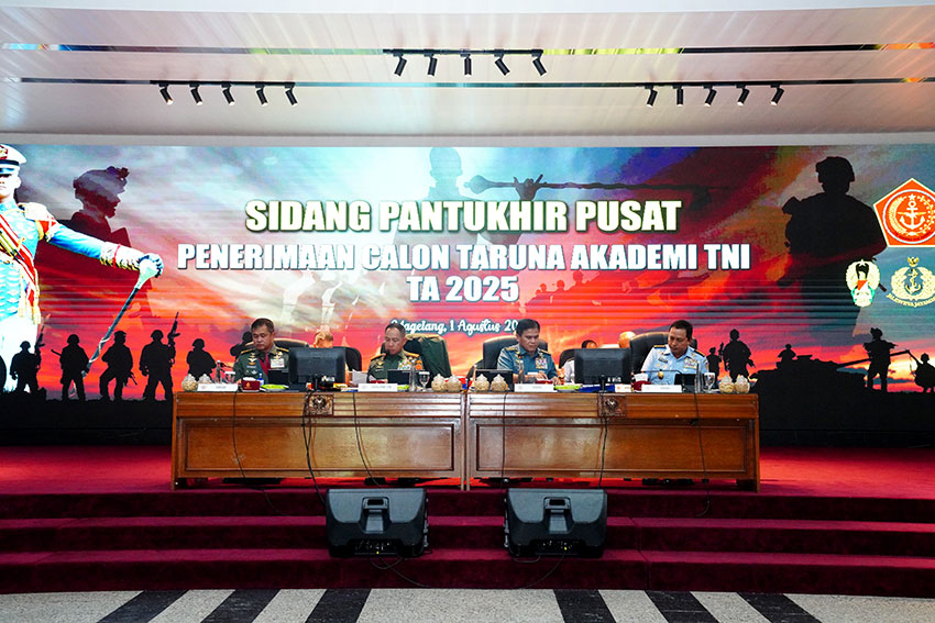 Sidang Pantukhir Pusat penerimaan Taruna Akademi TNI TA 2025, di Akademi Militer, Magelang, Jawa Tengah, Jumat (1/8). [astakom/Puspen TNI]