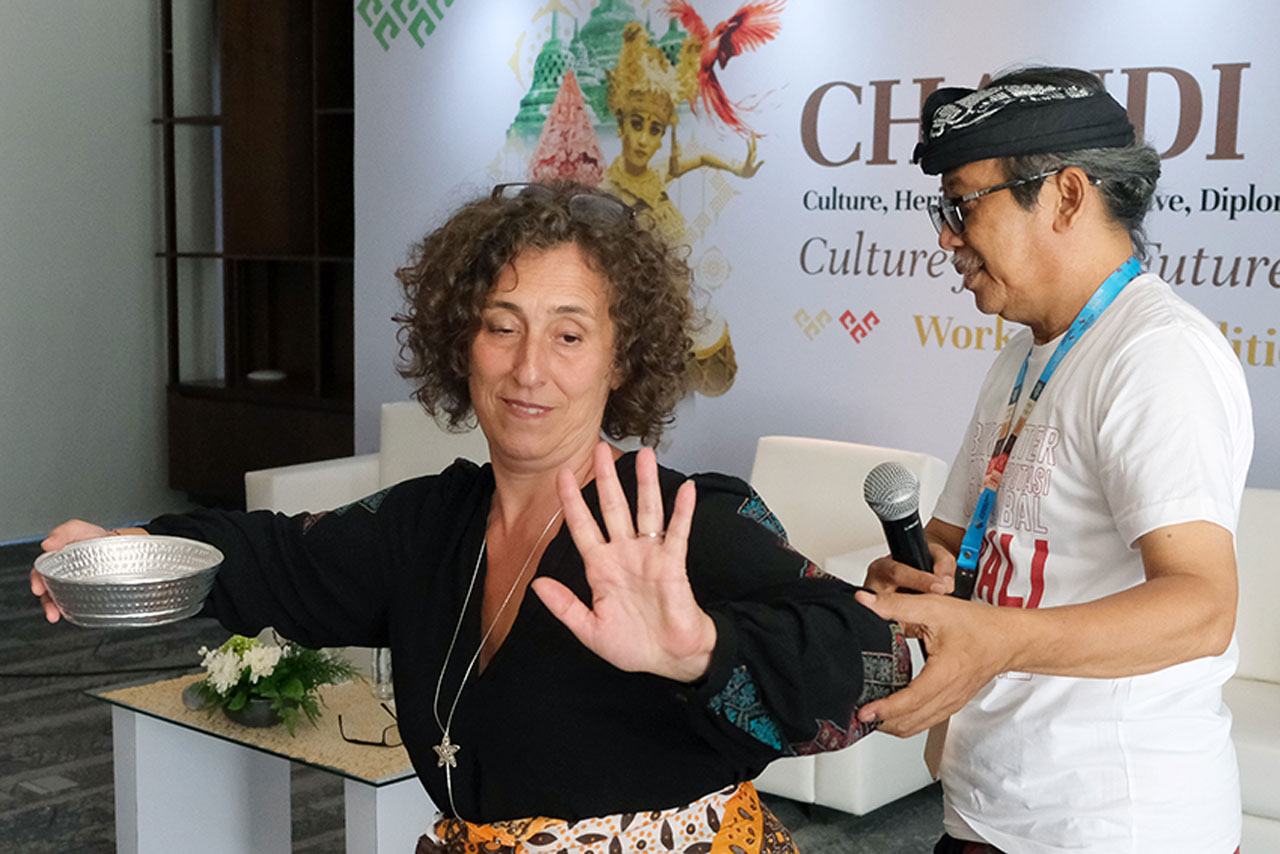 [astakom/str-Putu Yuka]