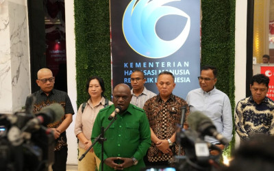 Gelar Konferensi Pers, Menteri HAM: Bedakan Pengunjuk Rasa dan Perusuh, Tangani Demonstrasi Sesuai ICCPR